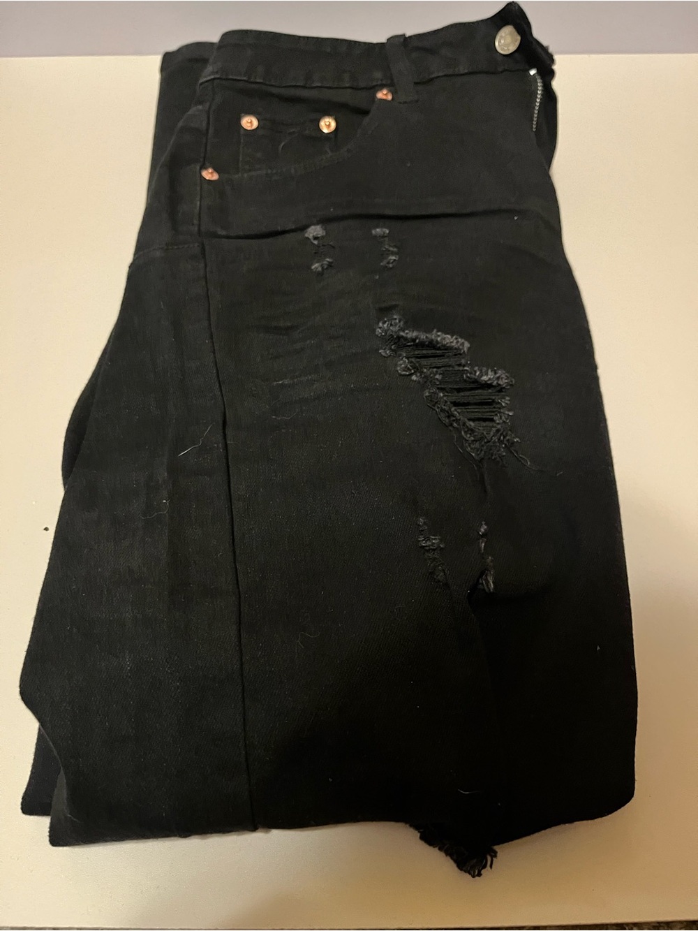 Men's Black Distressed Denim Jean